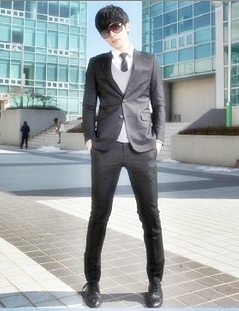 สูทสีดำสไตล์แฟชั่นเกาหลี เสื้อสูทสลิมฟิตกางเกงแบบพอดีตัว 
